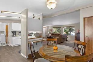 18485 SW Pacific Dr, Tualatin, OR 97062 - Photo 17