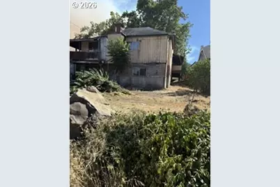 615 E 10th St, The Dalles, OR 97058 - Photo 15