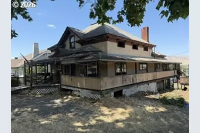615 E 10th St, The Dalles, OR 97058 - Photo 3