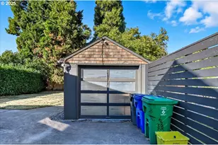 2325 SE Cesar E Chavez Blvd, Portland, OR 97214 - Photo 25