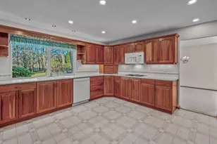 10061 NW Valley Vista Rd, Hillsboro, OR 97124 - Photo 11