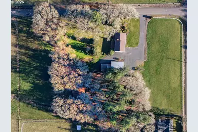 10061 NW Valley Vista Rd, Hillsboro, OR 97124 - Photo 3