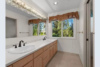 10061 NW Valley Vista Rd, Hillsboro, OR 97124 - Photo 25