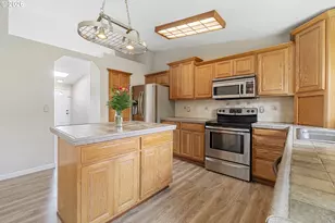 6749 SW 174th Pl, Beaverton, OR 97007 - Photo 13