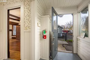 990 W 7th Ave, Eugene, OR 97402 - Photo 17