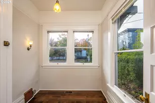 990 W 7th Ave, Eugene, OR 97402 - Photo 13