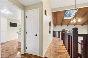 2090 Graham Dr, Eugene, OR 97405 - Photo 3