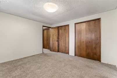 2090 Graham Dr, Eugene, OR 97405 - Photo 25