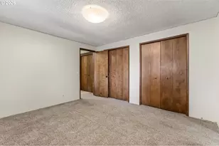 2090 Graham Dr, Eugene, OR 97405 - Photo 25