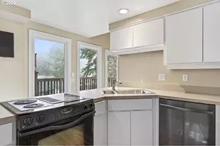 2090 Graham Dr, Eugene, OR 97405 - Photo 11