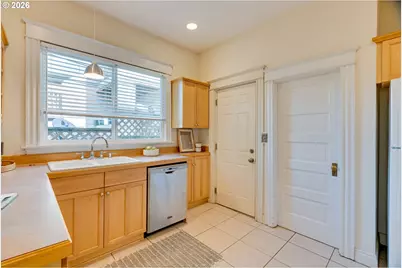 9468 N Mohawk Ave, Portland, OR 97203 - Photo 17