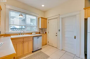 9468 N Mohawk Ave, Portland, OR 97203 - Photo 17