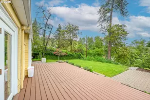 347 W Riverside Dr, Roseburg, OR 97470 - Photo 35