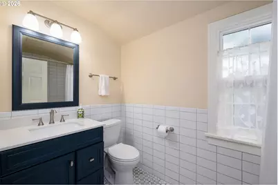 347 W Riverside Dr, Roseburg, OR 97470 - Photo 29
