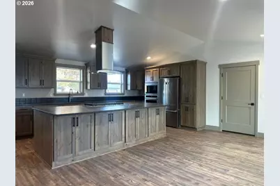 551 SE Holly St, Prineville, OR 97754 - Photo 3