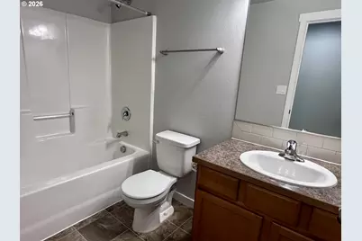 201 Lacasa St, Eugene, OR 97402 - Photo 9