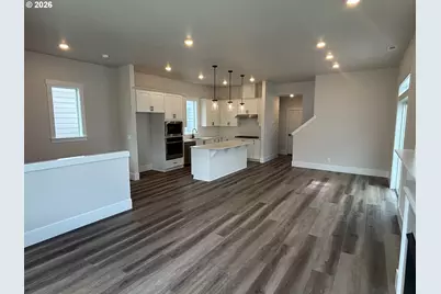 18095 SW Hoover Ln, Beaverton, OR 97003 - Photo 5