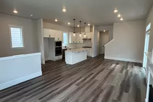 18095 SW Hoover Ln, Beaverton, OR 97003 - Photo 5