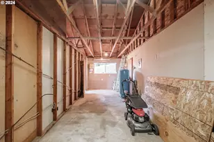 38611 Century Dr, Albany, OR 97322 - Photo 41