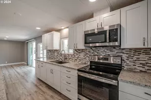 38611 Century Dr, Albany, OR 97322 - Photo 9