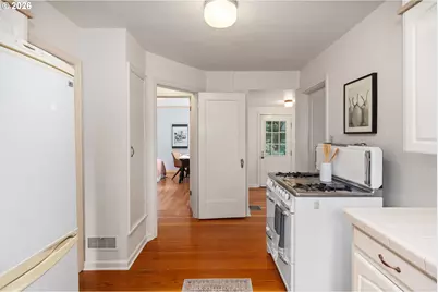 9830 NE Skidmore St, Portland, OR 97220 - Photo 17