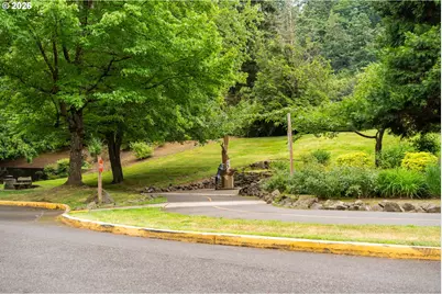 9830 NE Skidmore St, Portland, OR 97220 - Photo 41