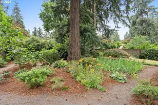 9830 NE Skidmore St, Portland, OR 97220 - Photo 37