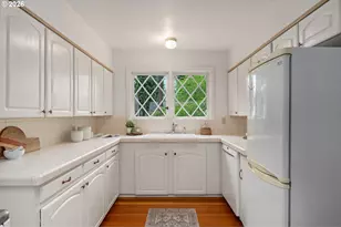 9830 NE Skidmore St, Portland, OR 97220 - Photo 15