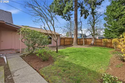 446 E St, Springfield, OR 97477 - Photo 37