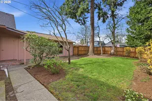 446 E St, Springfield, OR 97477 - Photo 37