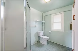 446 E St, Springfield, OR 97477 - Photo 23