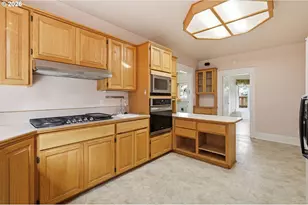 446 E St, Springfield, OR 97477 - Photo 17