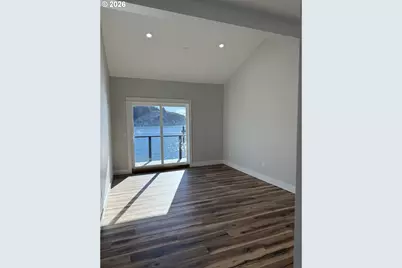 1150 Bay St #D, Florence, OR 97439 - Photo 9