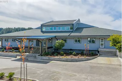 1150 Bay St #D, Florence, OR 97439 - Photo 3