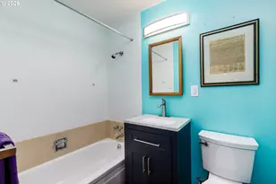 17707 SE Washington St, Portland, OR 97233 - Photo 11
