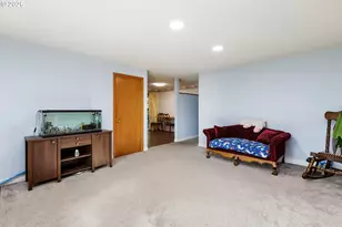 17707 SE Washington St, Portland, OR 97233 - Photo 7