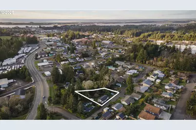 2665 35th St, Coos Bay, OR 97420 - Photo 23