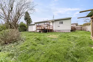 2665 35th St, Coos Bay, OR 97420 - Photo 3