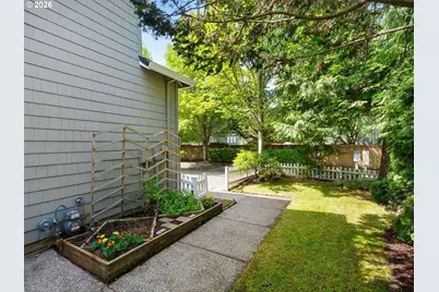 1078 NE Parks Edge Cir, Hillsboro, OR 97124 - Photo 35