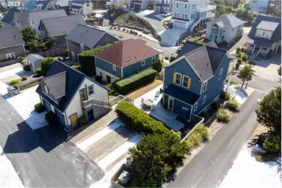 2518 SW Anemone Ave, Lincoln City, OR 97367 - Photo 3