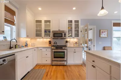 2518 SW Anemone Ave, Lincoln City, OR 97367 - Photo 5