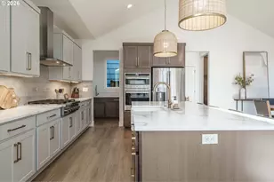 800 E 37th St, Vancouver, WA 98663 - Photo 9