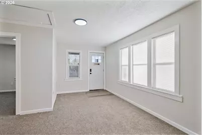 309 NW 3rd Ave, Kelso, WA 98626 - Photo 3