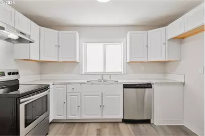 309 NW 3rd Ave, Kelso, WA 98626 - Photo 9