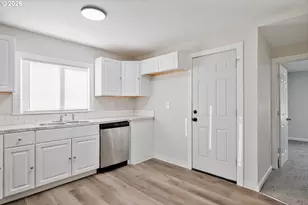 309 NW 3rd Ave, Kelso, WA 98626 - Photo 7