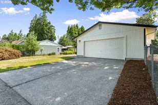 1602 NE Centurion Pl, Gresham, OR 97030 - Photo 3
