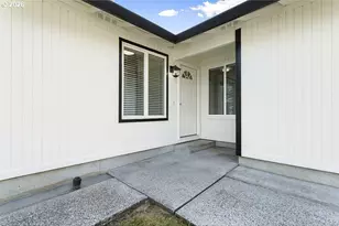 1602 NE Centurion Pl, Gresham, OR 97030 - Photo 7