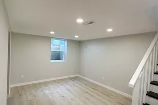 12041 NE Siskiyou St, Portland, OR 97220 - Photo 15