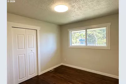 12041 NE Siskiyou St, Portland, OR 97220 - Photo 9