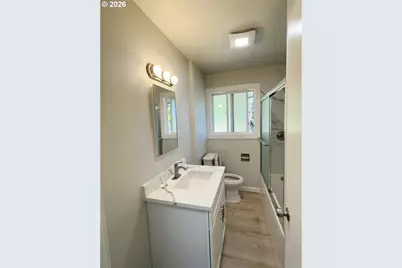 12041 NE Siskiyou St, Portland, OR 97220 - Photo 7